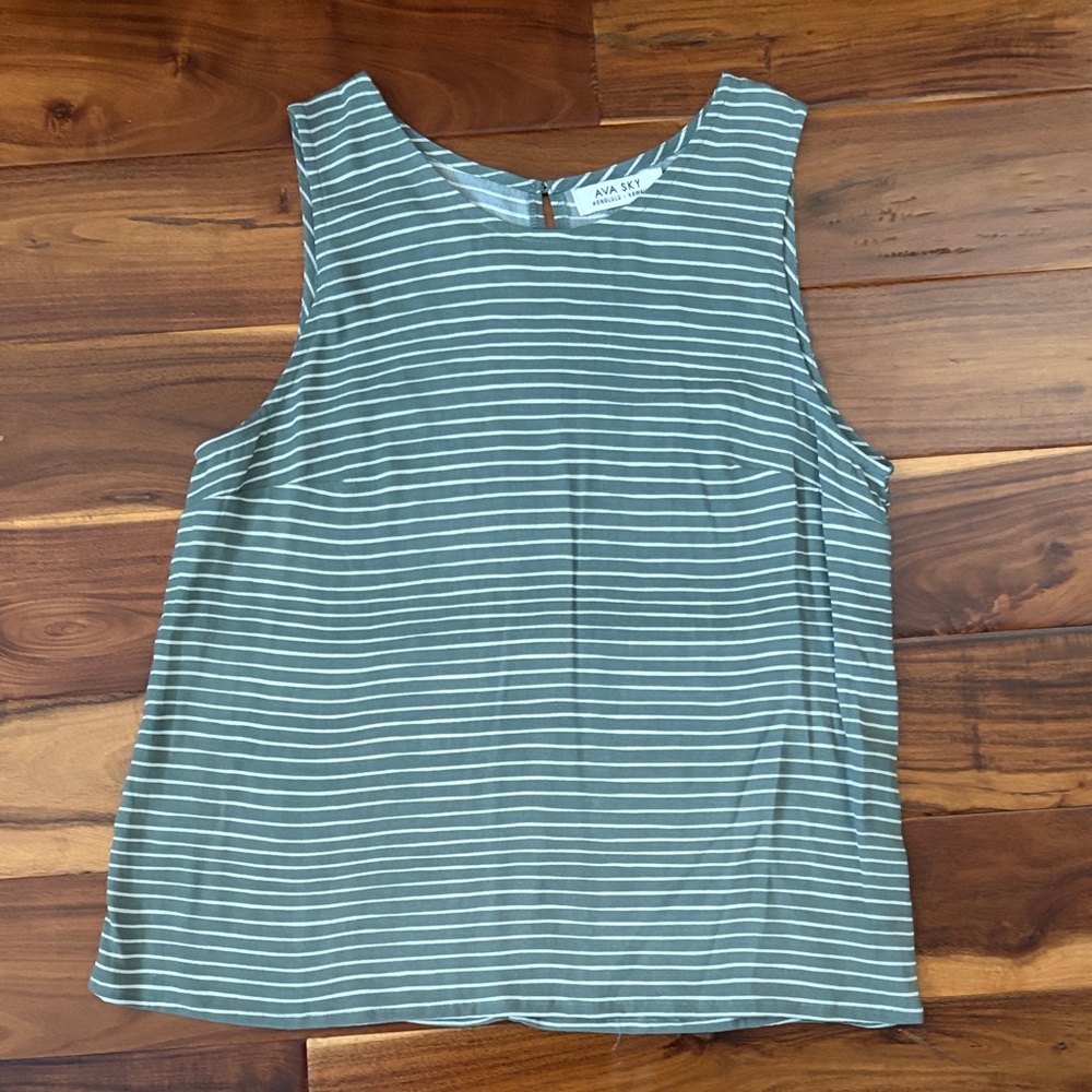 Ava Sky Fighting Eel Green Striped Tank Top XS NEW
